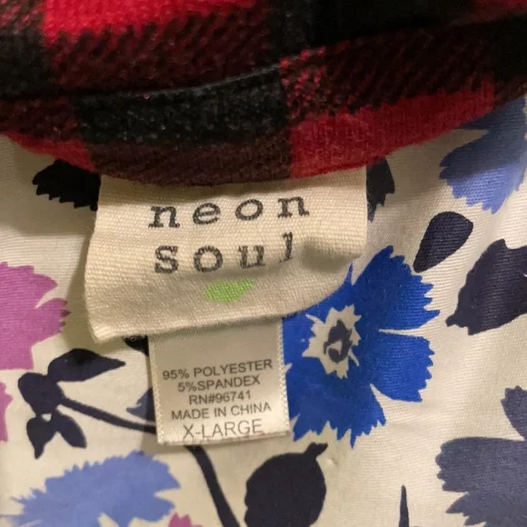 Button down - Picture 4 of 4